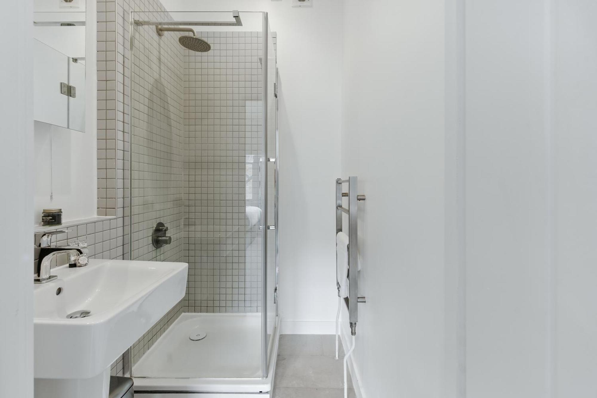 Elegant 2br With Lift *